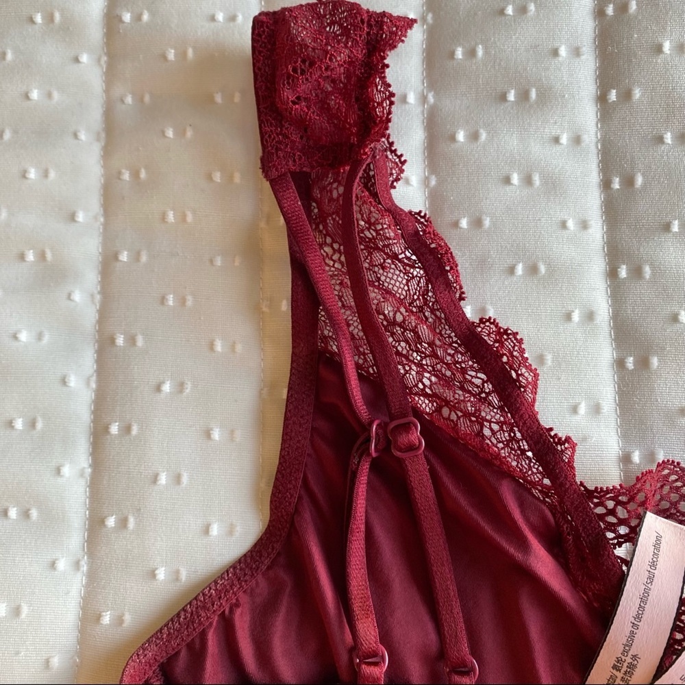 Victoria secrets red bra in perfect condition. Size S - Picture 2 of 7